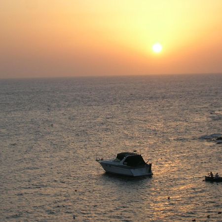 Sunset Seaview Apartments มาร์ซาลฟอร์น ภายนอก รูปภาพ
