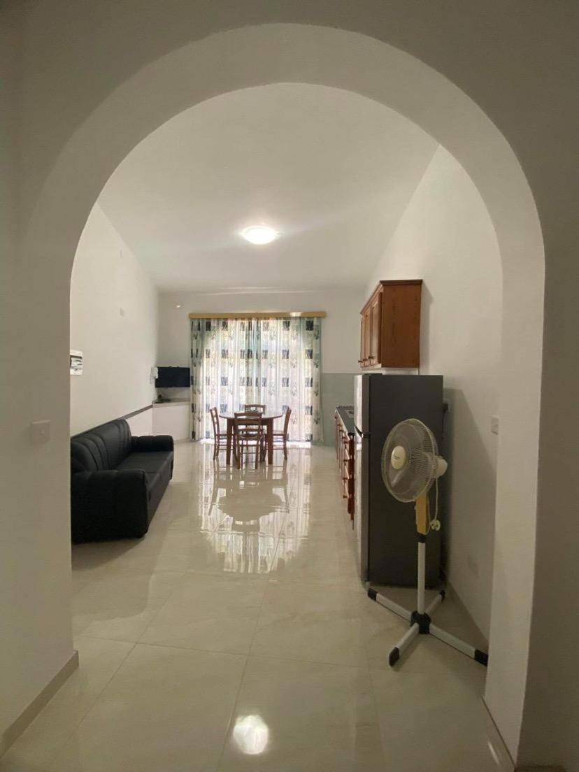 Sunset Seaview Apartments มาร์ซาลฟอร์น ภายนอก รูปภาพ